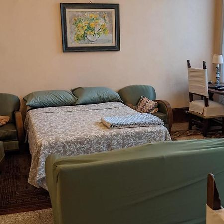 Double Bedroom In Beautiful 30'S Style Apartment Φλωρεντία Εξωτερικό φωτογραφία