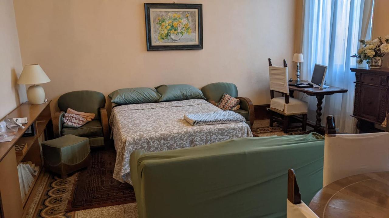 Double Bedroom In Beautiful 30'S Style Apartment Φλωρεντία Εξωτερικό φωτογραφία
