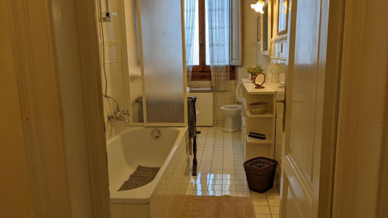 Double Bedroom In Beautiful 30'S Style Apartment Φλωρεντία Εξωτερικό φωτογραφία